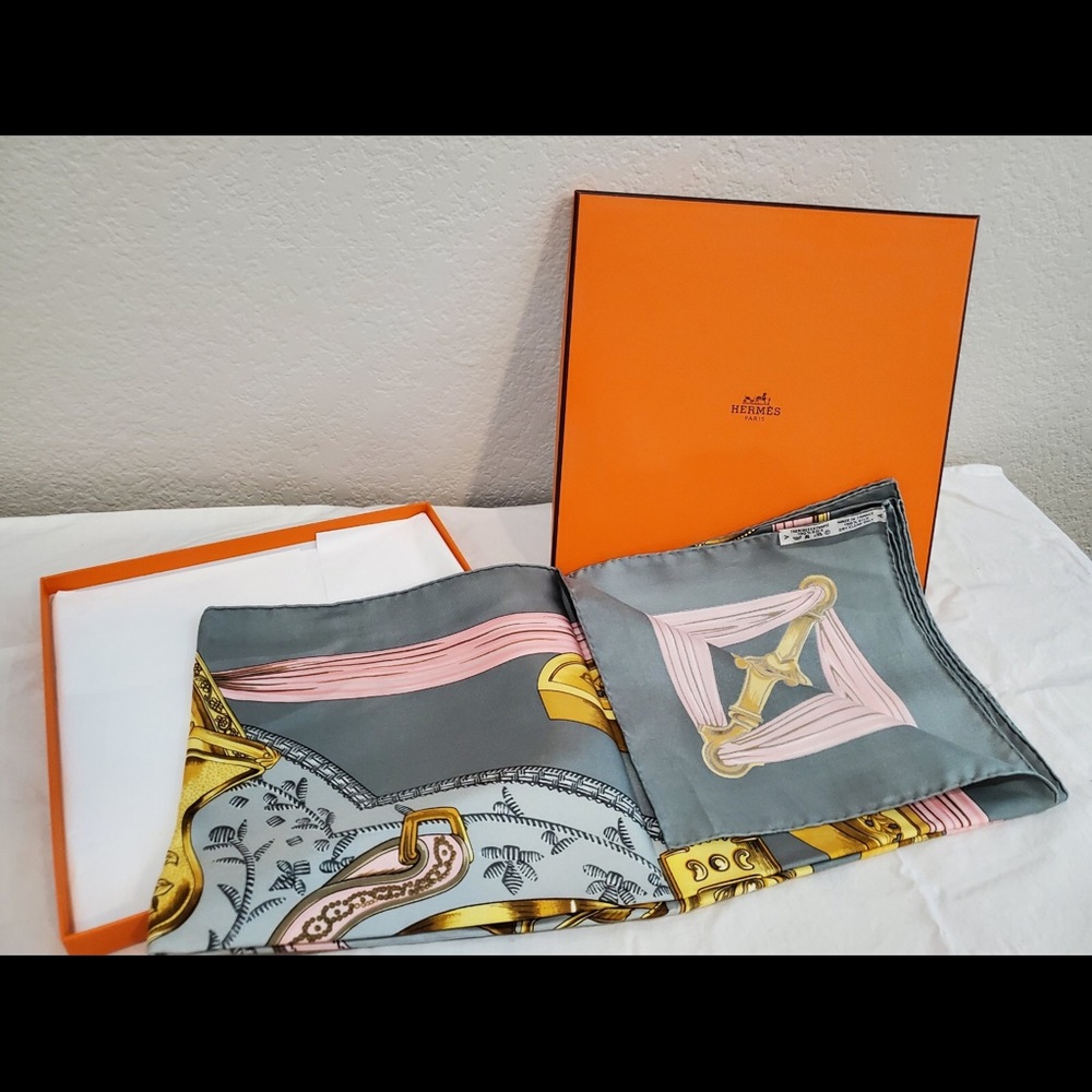 HERMES PARIS Pink Gold Gray 100% SILK SCARF 34x35